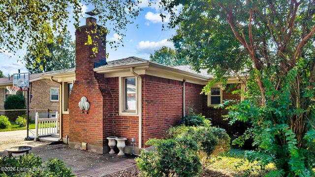 7607 Six Mile Ln, Louisville, KY 40220