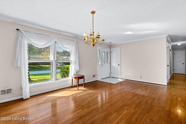 7607 Six Mile Ln, Louisville, KY 40220