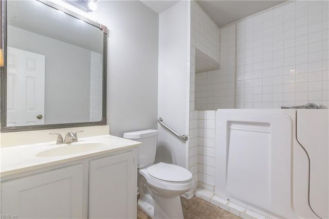 3840 Sir Francis Drake DR, Chesapeake, VA 23321