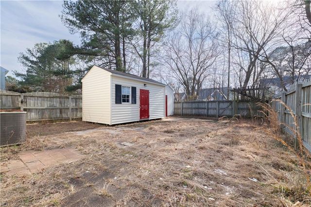 3840 Sir Francis Drake DR, Chesapeake, VA 23321