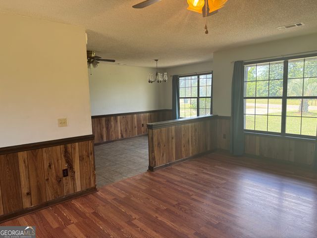 420 Wilson Avenue, Lyons, GA 30436