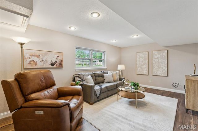 1950 San Luis Rey Parkway, Fenton, MO 63026