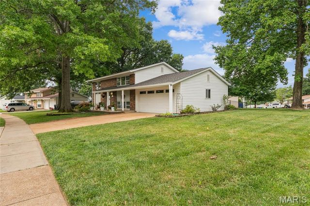 1950 San Luis Rey Parkway, Fenton, MO 63026