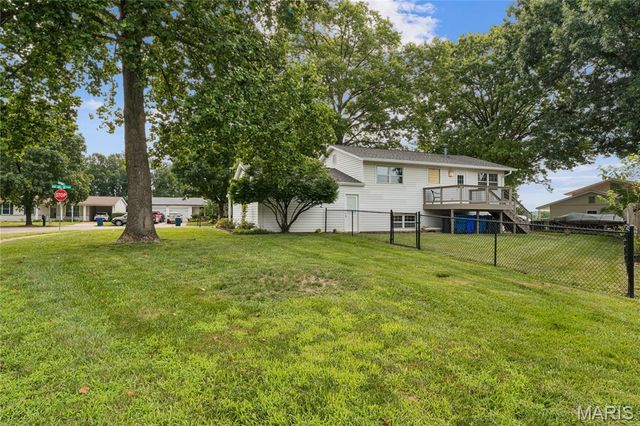 1950 San Luis Rey Parkway, Fenton, MO 63026