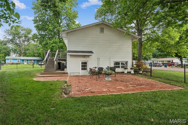 1950 San Luis Rey Parkway, Fenton, MO 63026