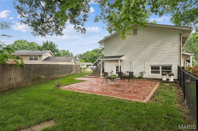 1950 San Luis Rey Parkway, Fenton, MO 63026