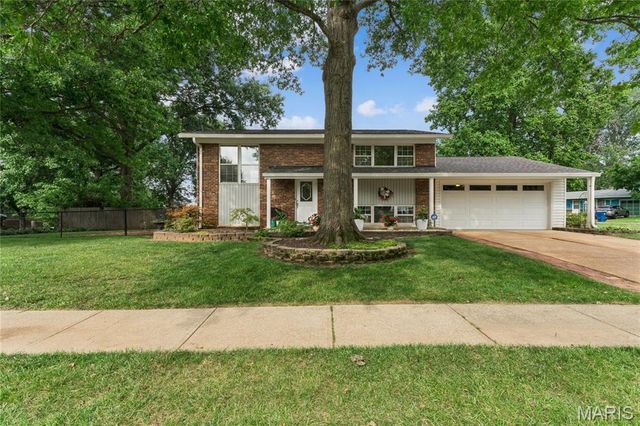 1950 San Luis Rey Parkway, Fenton, MO 63026