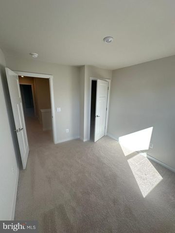 29 TROTTING RD, Inwood, WV 25428