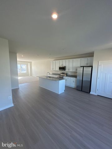 29 TROTTING RD, Inwood, WV 25428