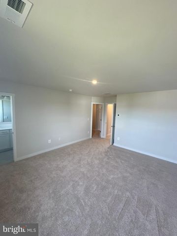 29 TROTTING RD, Inwood, WV 25428