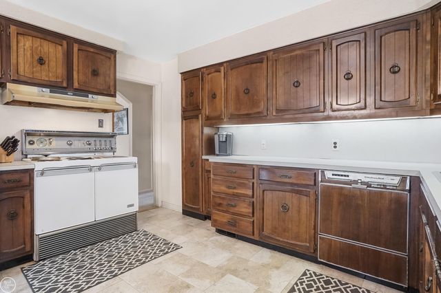 804 N Vermont Avenue, Royal Oak, MI 48067