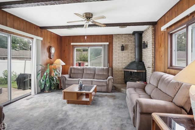 804 N Vermont Avenue, Royal Oak, MI 48067