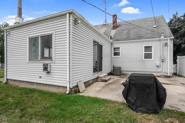 804 N Vermont Avenue, Royal Oak, MI 48067