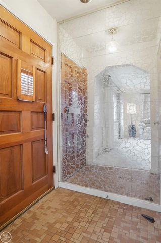 804 N Vermont Avenue, Royal Oak, MI 48067