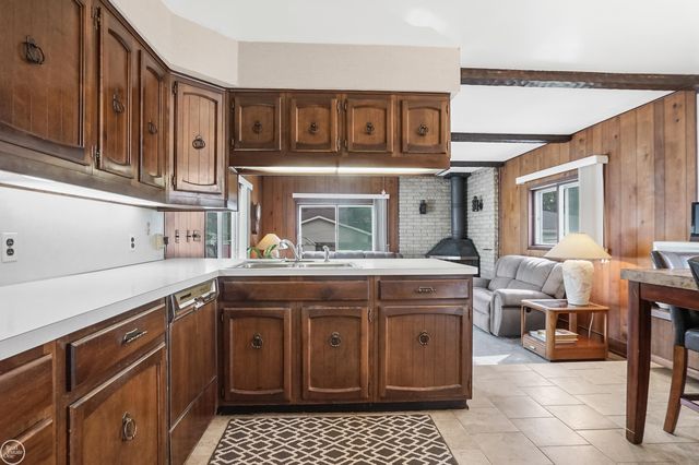 804 N Vermont Avenue, Royal Oak, MI 48067