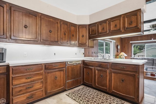 804 N Vermont Avenue, Royal Oak, MI 48067
