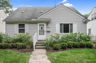 804 N Vermont Avenue, Royal Oak, MI 48067