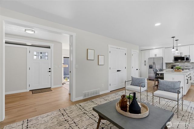 8613 4th Place SE, Everett, WA 98208