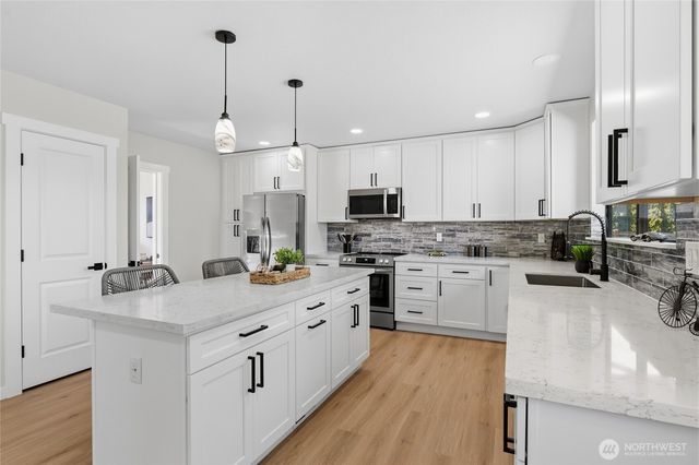 8613 4th Place SE, Everett, WA 98208