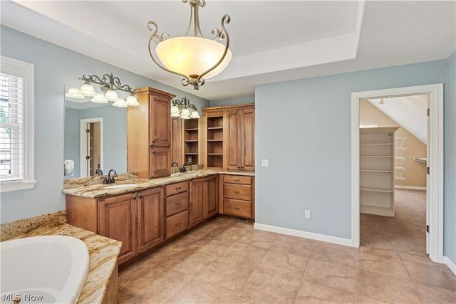 8021 Grayson Drive, Canfield, OH 44406