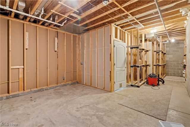 8021 Grayson Drive, Canfield, OH 44406