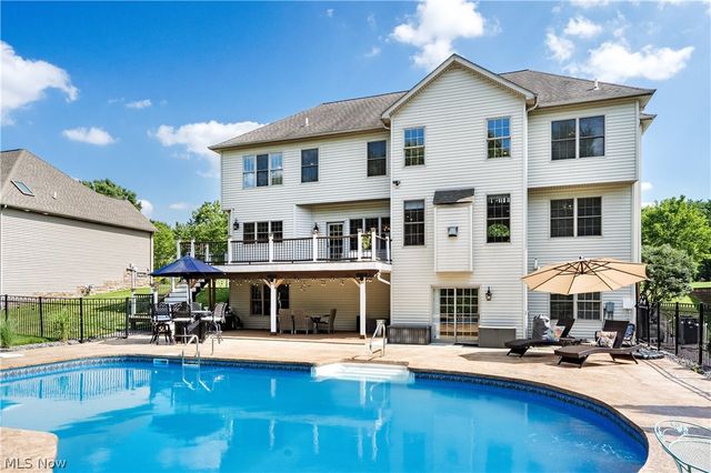 8021 Grayson Drive, Canfield, OH 44406