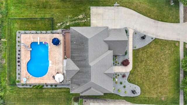 8021 Grayson Drive, Canfield, OH 44406
