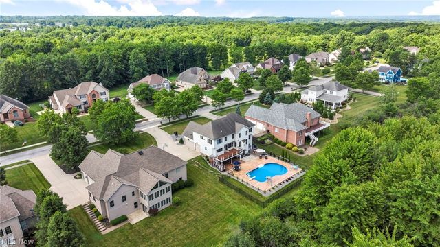 8021 Grayson Drive, Canfield, OH 44406