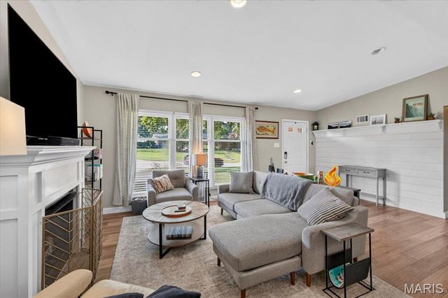 9145 Missy Court, St Louis, MO 63123