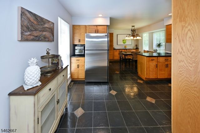 2 Pueblo Cir, Wayne Twp., NJ 07470