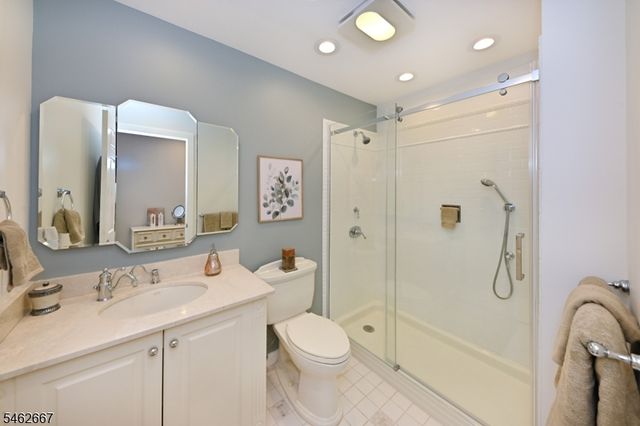 2 Pueblo Cir, Wayne Twp., NJ 07470