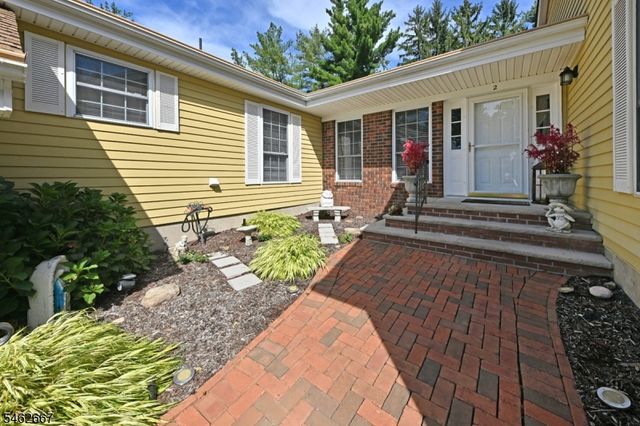 2 Pueblo Cir, Wayne Twp., NJ 07470