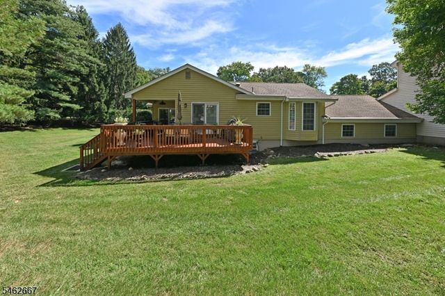 2 Pueblo Cir, Wayne Twp., NJ 07470