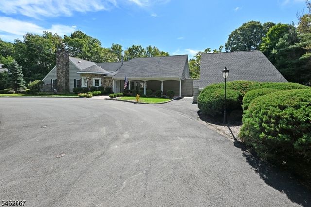 2 Pueblo Cir, Wayne Twp., NJ 07470