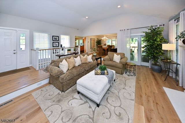 2 Pueblo Cir, Wayne Twp., NJ 07470