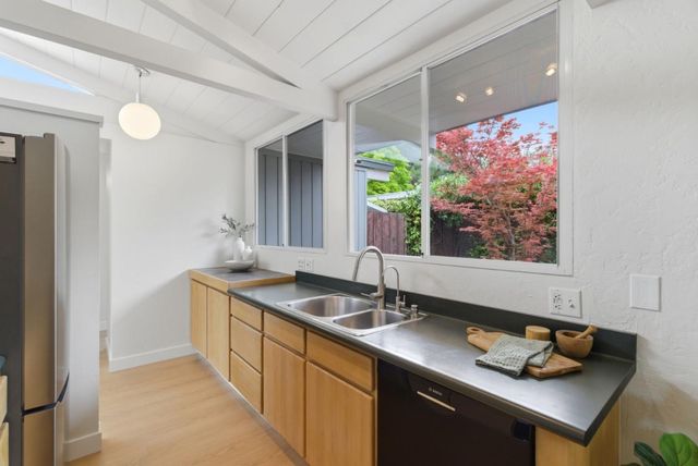 464 Dell Avenue, Mountain View, CA 94043