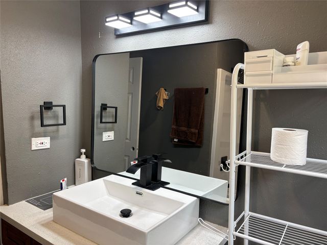 7122 Sharpcrest Street, Houston, TX 77074