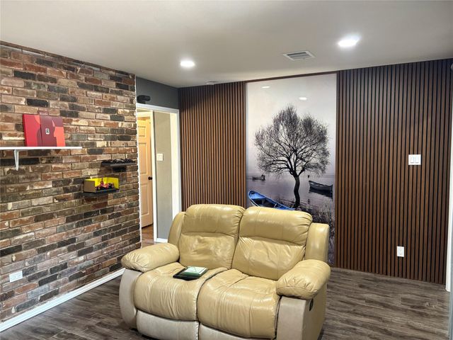 7122 Sharpcrest Street, Houston, TX 77074