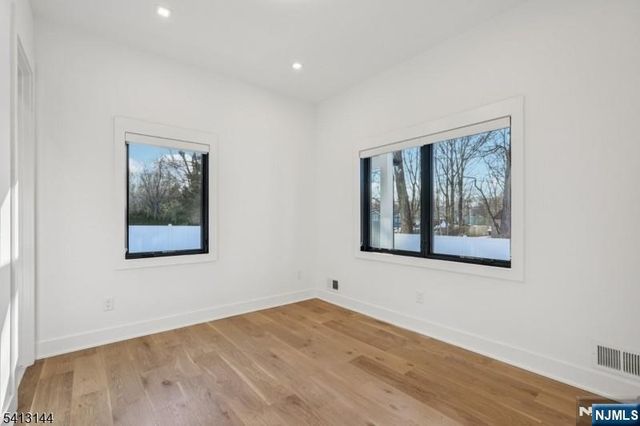 39 Billingsley Drive, Livingston, NJ 07039