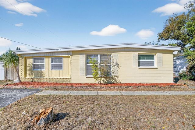 8343 95TH AVENUE, Seminole, FL 33777