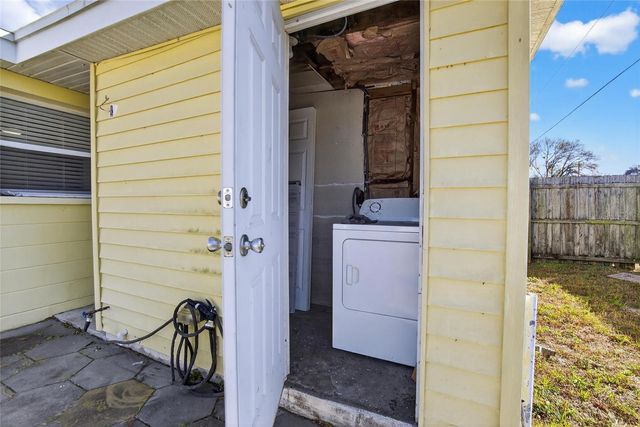 8343 95TH AVENUE, Seminole, FL 33777