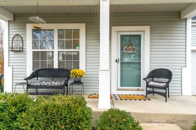 908 S Arlington Drive, Round Lake, IL 60073