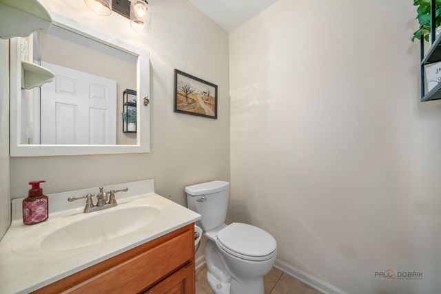 908 S Arlington Drive, Round Lake, IL 60073