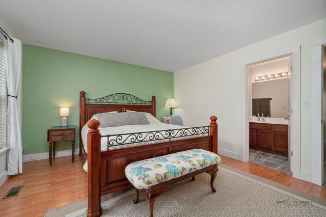 908 S Arlington Drive, Round Lake, IL 60073