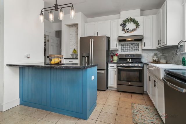 908 S Arlington Drive, Round Lake, IL 60073