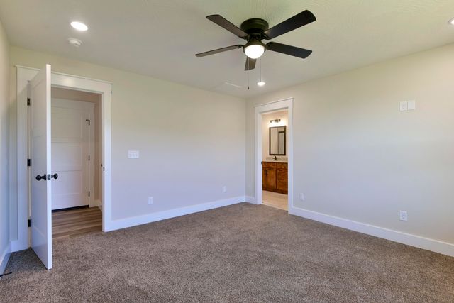 1508 W Ragweed Ct Court, Ozark, MO 65721