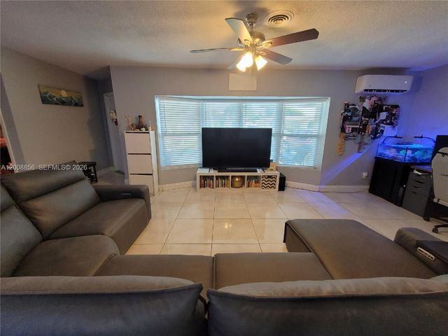 3381 NW 33rd Ct, Lauderdale Lakes, FL 33309