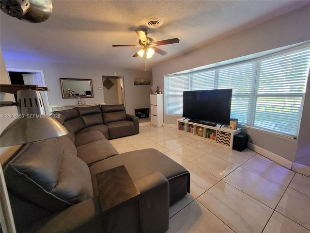 3381 NW 33rd Ct, Lauderdale Lakes, FL 33309