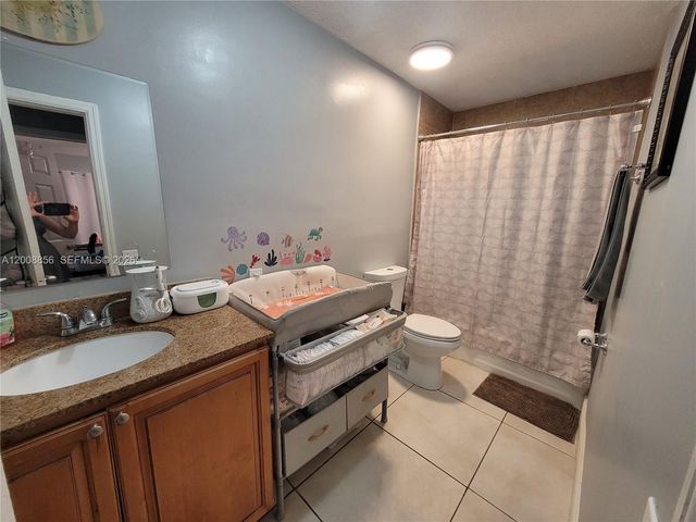 3381 NW 33rd Ct, Lauderdale Lakes, FL 33309