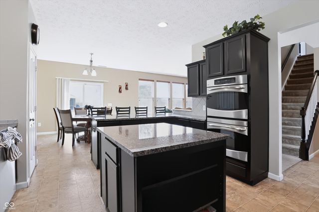 15710 Chapel Park Drive E, Noblesville, IN 46060